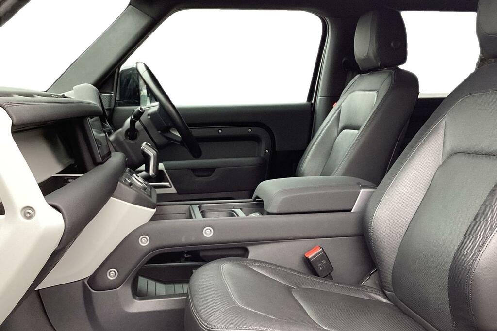 Land Rover Defender 90 D250 X-dynamic Se Black #3
