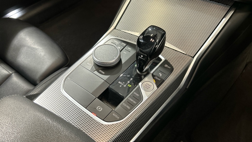 BMW 3 Series 2L Se Pro Black #10