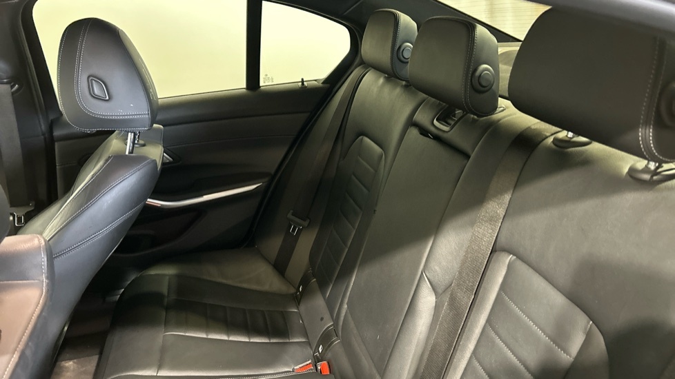 BMW 3 Series 2L Se Pro Black #12