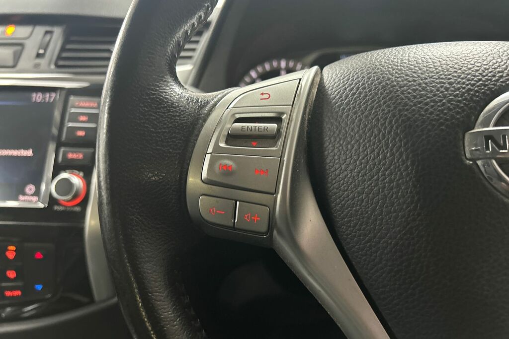 Nissan Navara Navara Tekna Dci Black #8