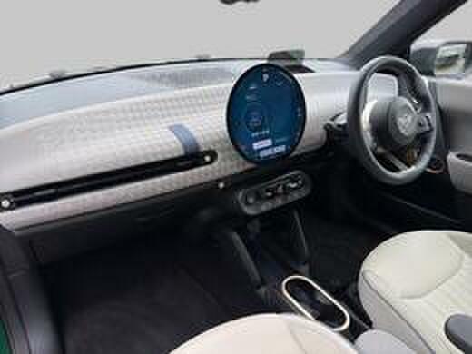 Mini Hatch E 40.7Kwh Exclusive YA75NZR Green #2