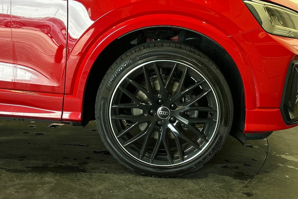 Audi Q2 Black Edition 30 Tfsi 116 Ps 6-Speed MT25YPL Red #5