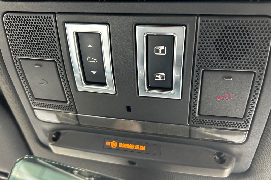 Land Rover Defender 90 X Grey #23