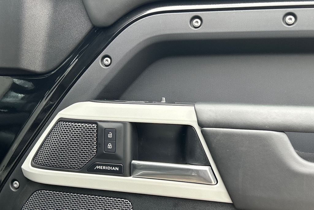 Land Rover Defender 90 X Grey #25