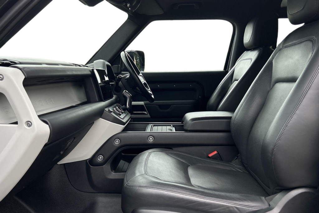 Land Rover Defender 90 D250 Hse Black #3