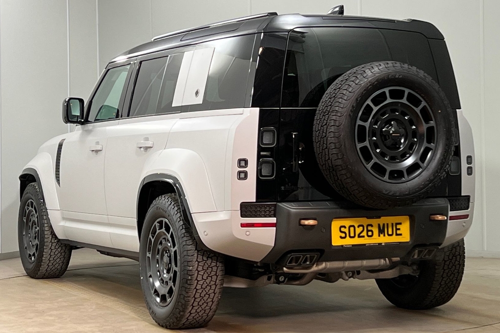 Land Rover Defender 110 P635 Octa Grey #4