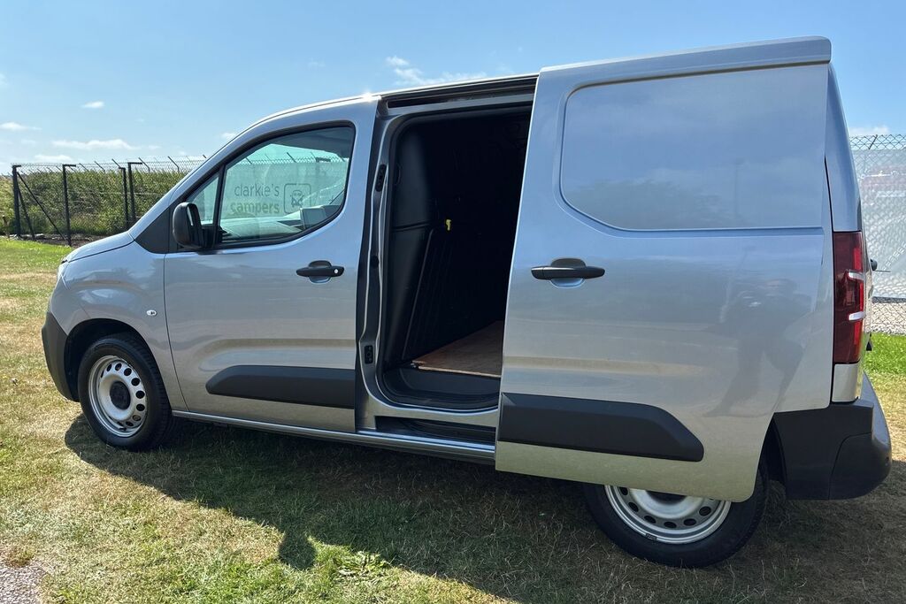 Peugeot Partner Mpv White #10