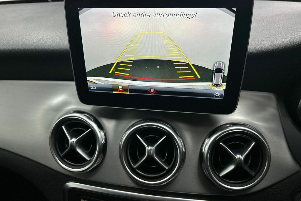 Mercedes-Benz GLA Class Amg Line Grey #23