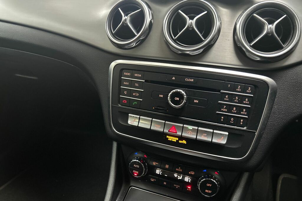 Mercedes-Benz GLA Class Amg Line Grey #18