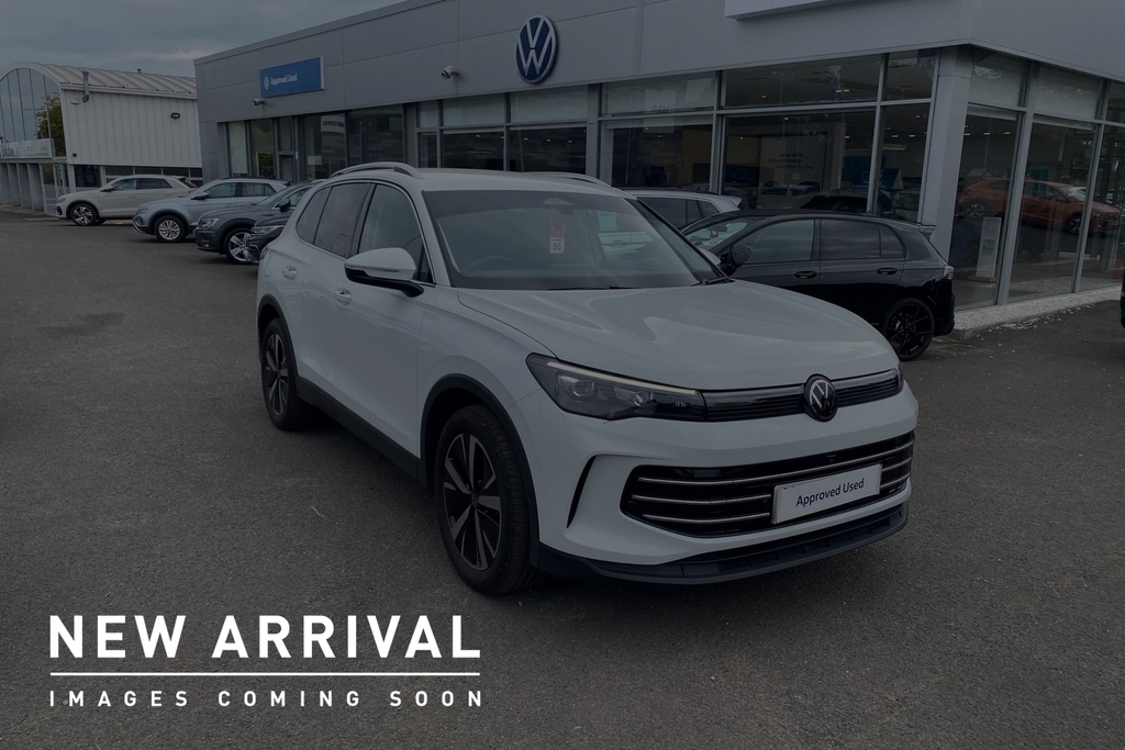 Volkswagen Tiguan Automatic White #1