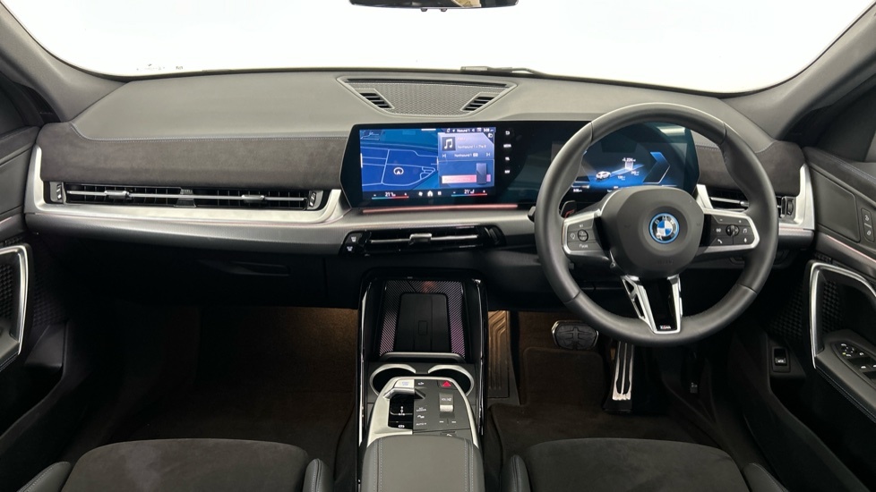 BMW iX2 Ix2 Edrive20 M Sport White #4