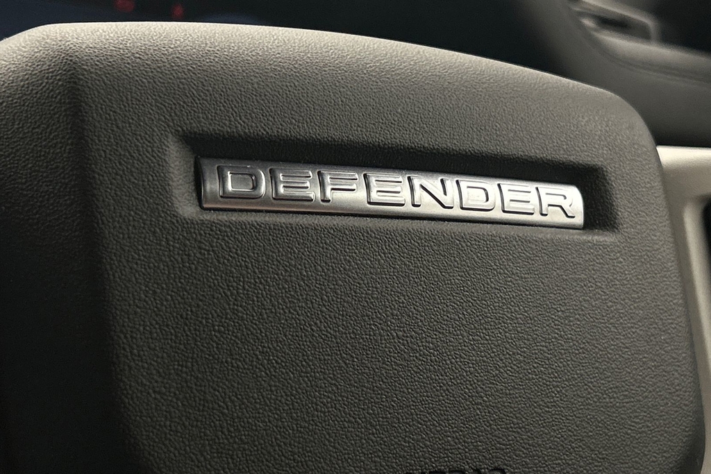 Land Rover Defender 3L X-dynamic Hse Black #30