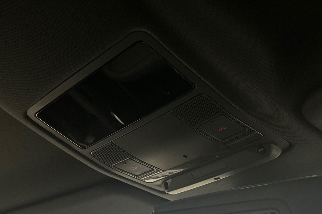 Land Rover Defender 3L X-dynamic Hse Black #23