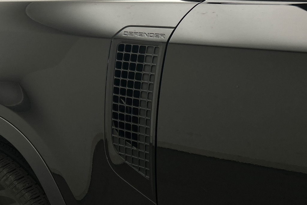 Land Rover Defender 3L X-dynamic Hse Black #20