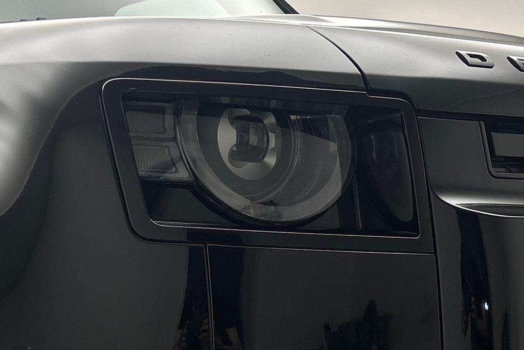 Land Rover Defender 3L X-dynamic Hse Black #17