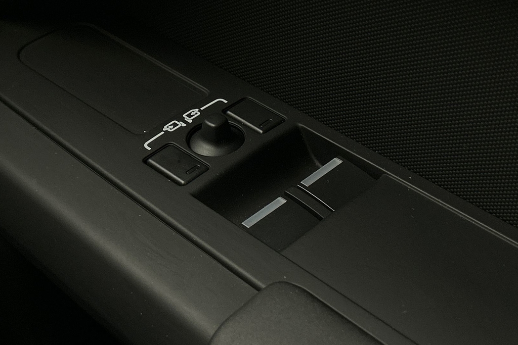 Land Rover Defender 3L X-dynamic Hse Black #29