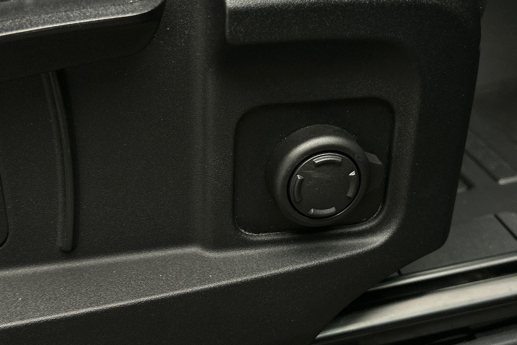 Land Rover Defender 3L X-dynamic Hse Black #28