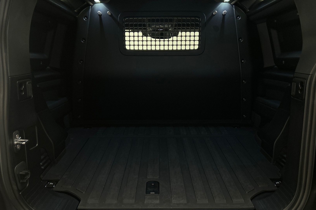 Land Rover Defender 3L X-dynamic Hse Black #10