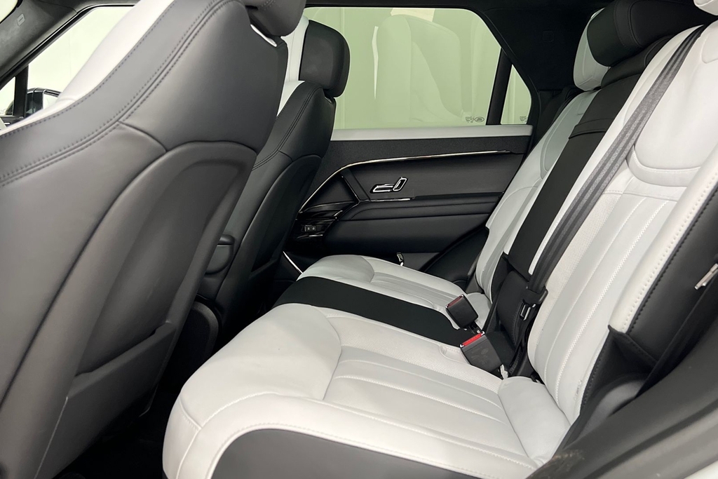Land Rover Range Rover Sport P400 Autobiography White #4
