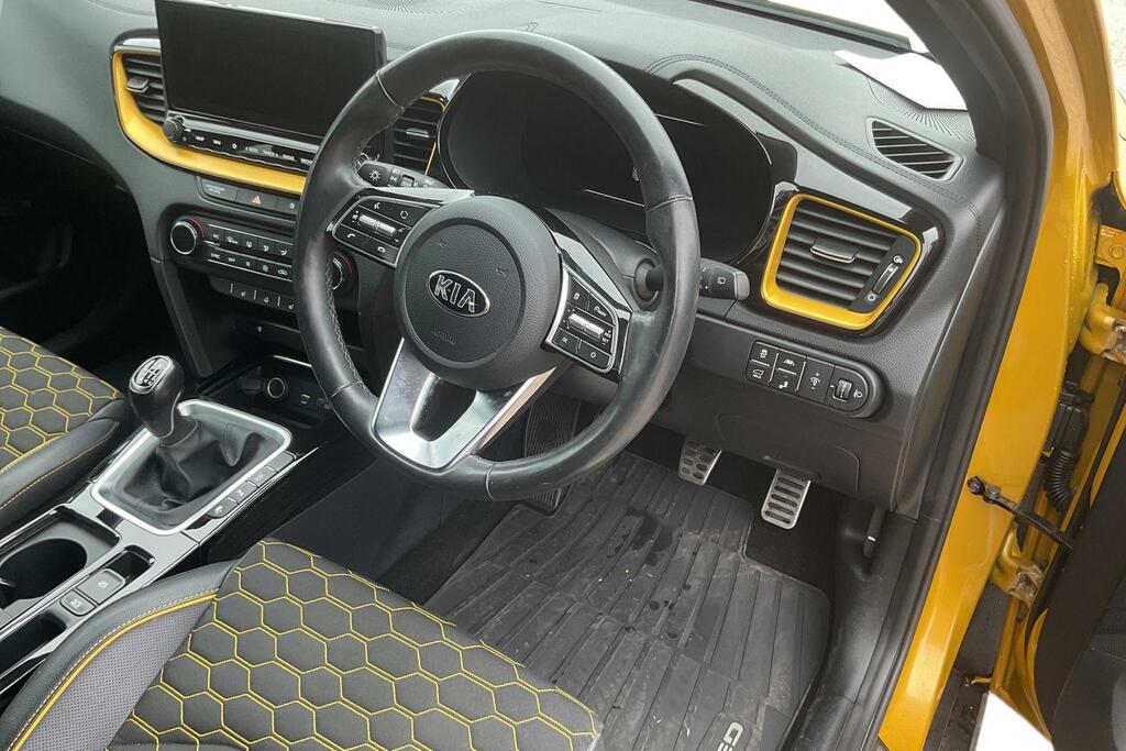 Kia Xceed 1.4 T-gdi First Edition Suv Euro Yellow #6