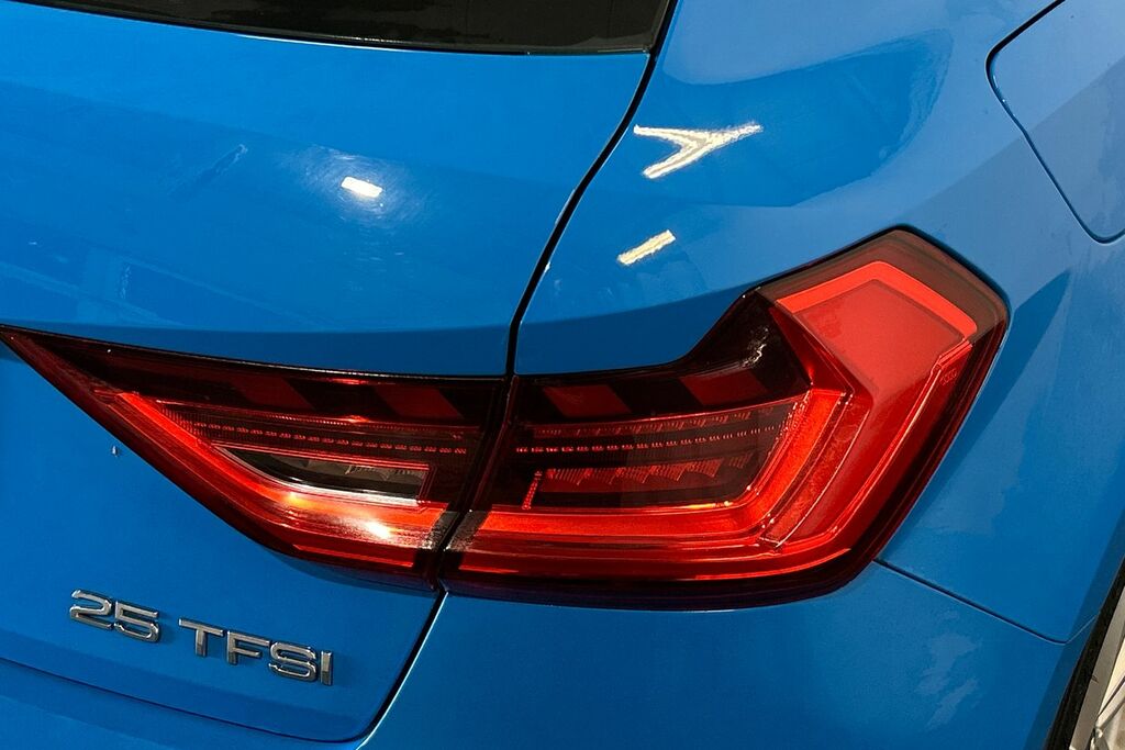 Audi A1 S Line 30 Tfsi 110 Ps S Tronic Black #19