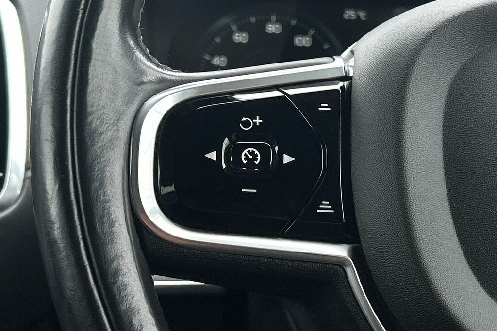 Volvo XC90 D5 Momentum 2.0  #11