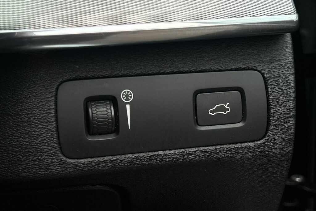 Volvo XC90 D5 Momentum 2.0  #23