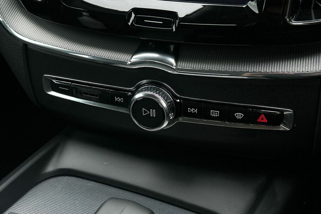 Volvo XC60 Ultimate Dark B5 250 Hp #14