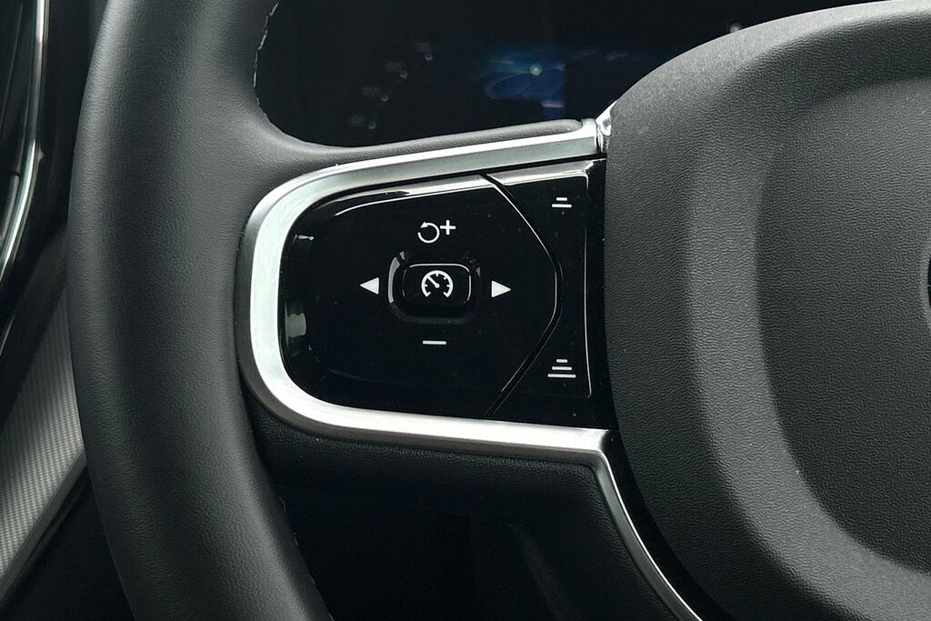 Volvo XC60 Ultimate Dark B5 250 Hp #11