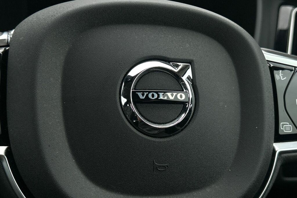 Volvo XC60 Ultimate Dark B5 250 Hp #27