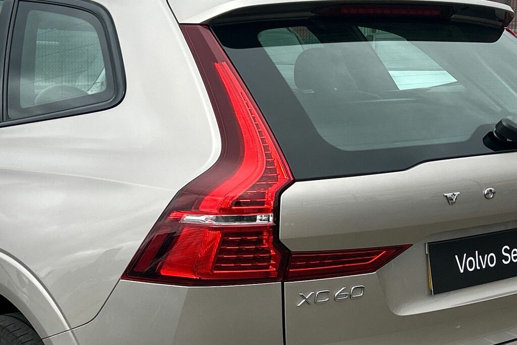 Volvo XC60 Ultimate Dark B5 250 Hp #20