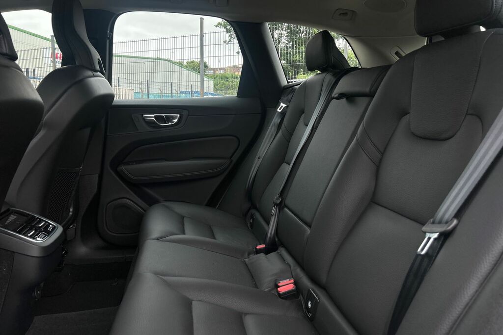 Volvo XC60 Ultimate Dark B5 250 Hp #17