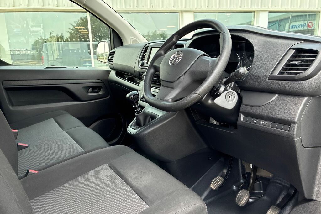 Vauxhall Vivaro 2700 1.5D 120Ps Pro H1 Van White #6