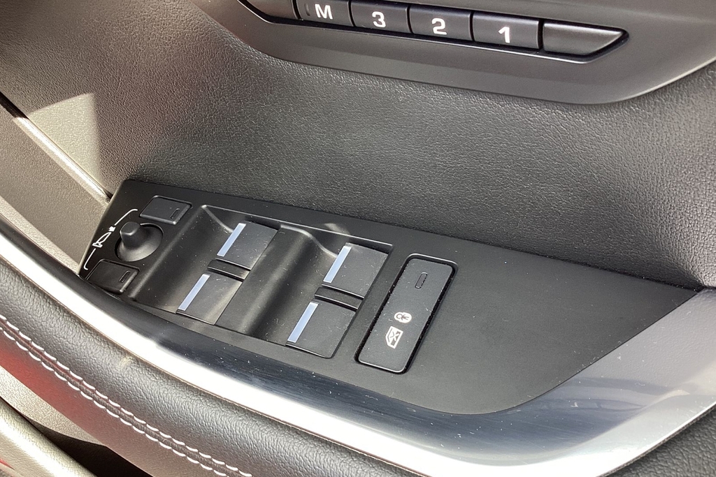 Jaguar XE 2.0 P250 R-dynamic Hse Black Grey #28
