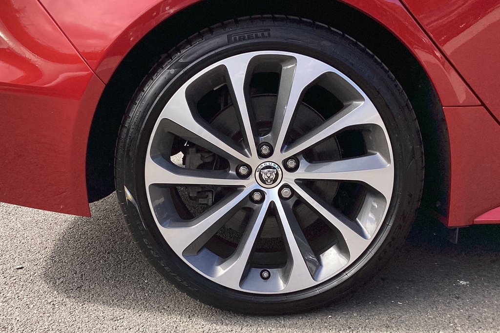 Jaguar XE 2.0 P250 R-dynamic Hse Black Grey #8