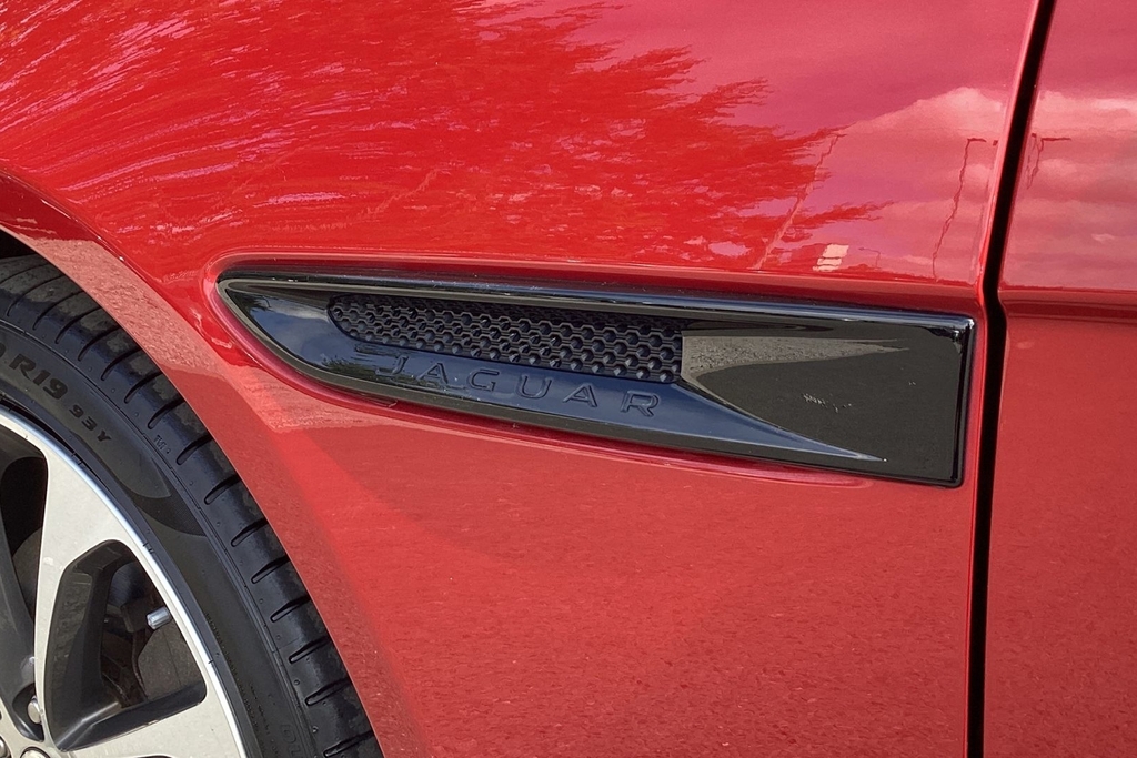 Jaguar XE 2.0 P250 R-dynamic Hse Black Grey #20