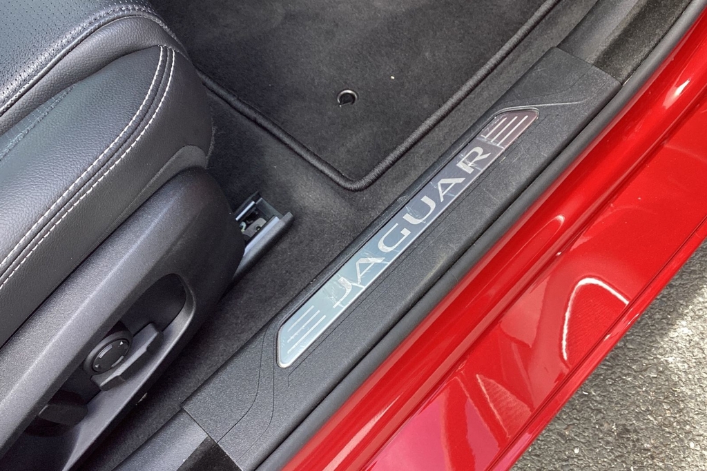 Jaguar XE 2.0 P250 R-dynamic Hse Black Grey #23