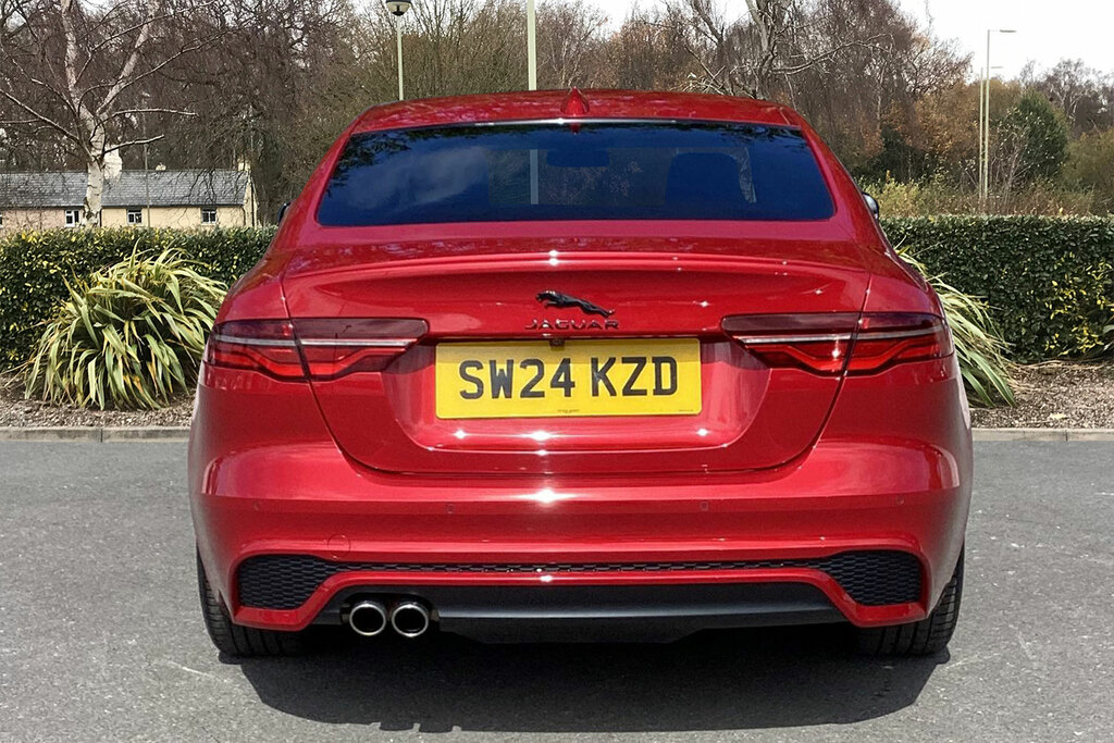Jaguar XE D200 R-dynamic Se Black Red #6