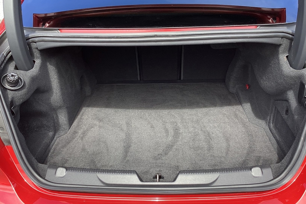 Jaguar XE 2.0 P250 R-dynamic Hse Black Grey #10