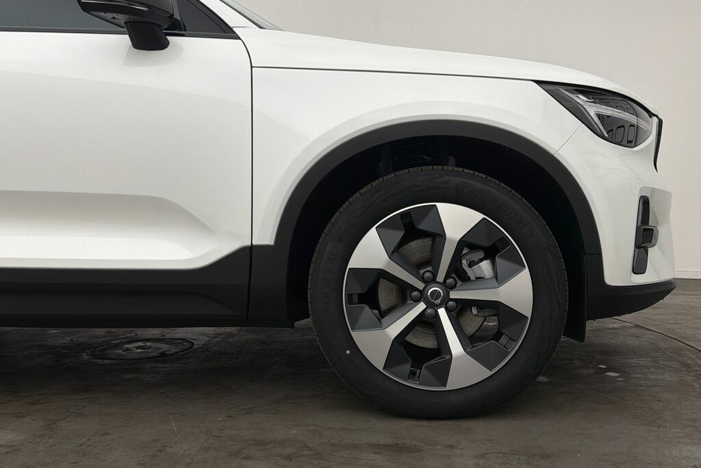 Volvo XC40 Plus, B3 Mild Hybrid, Dark SO26AFF White #5