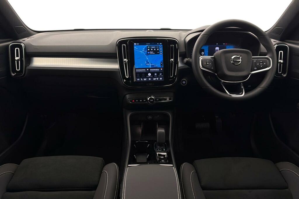 Volvo XC40 Plus, B3 Mild Hybrid, Dark SO26AFF White #6