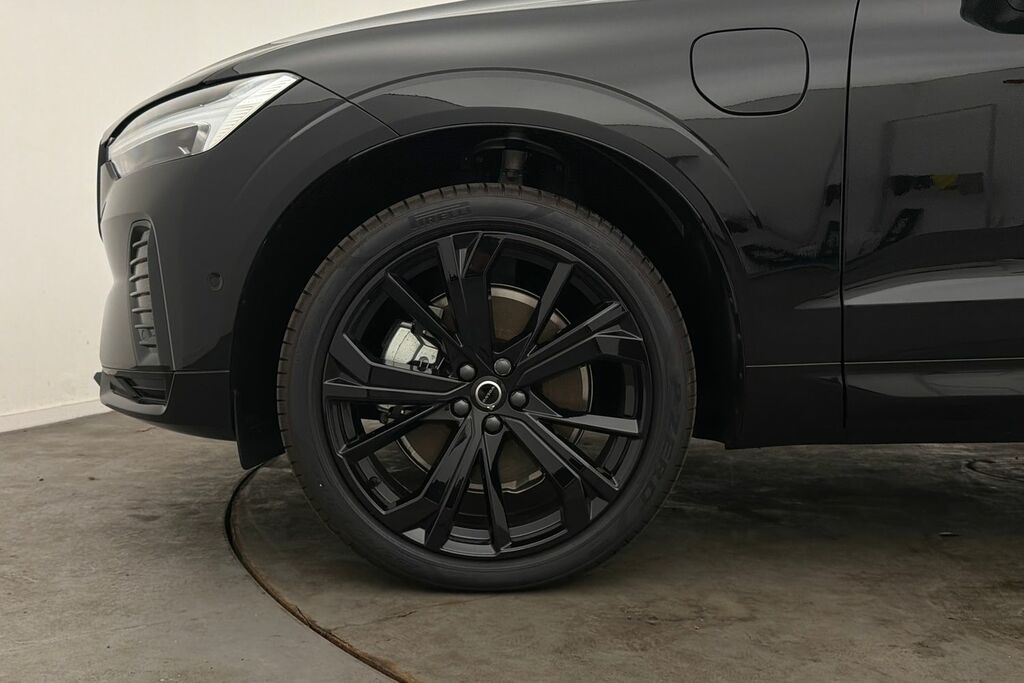 Volvo XC60 Black Edition Plus, T6 Awd Plug-in Hybrid, Electri SM26HRJ Black #5