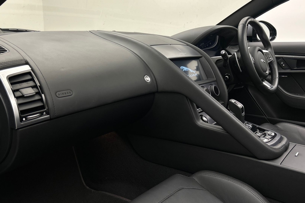 Jaguar F-Type 5.0 V8 R Dynamic Black Coupe Awd Red #32
