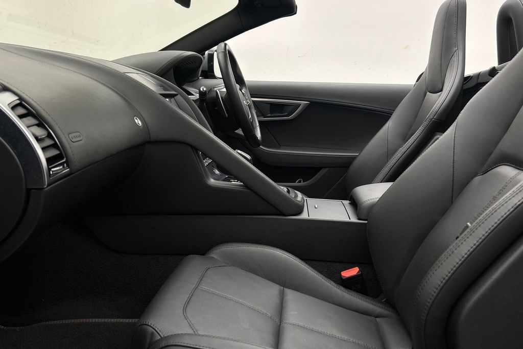 Jaguar F-Type P450 R-dynamic Grey #3