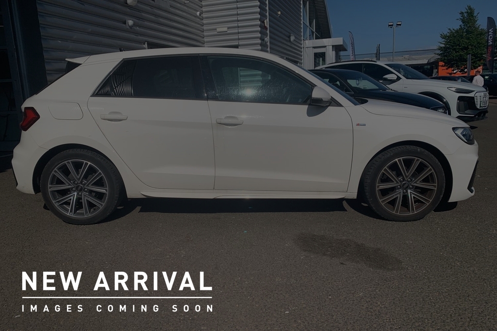 Audi A1 35 Tfsi Black Edition S Tronic Silver #4