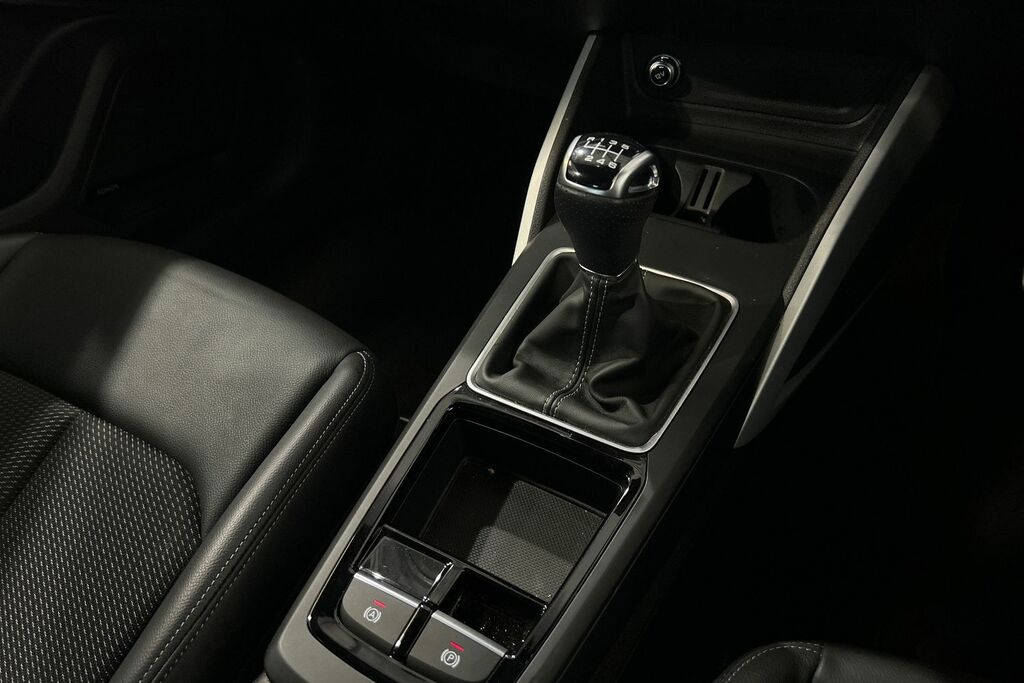 Audi Q2 S Line 35 Tfsi 150 Ps 6-Speed Blue #22