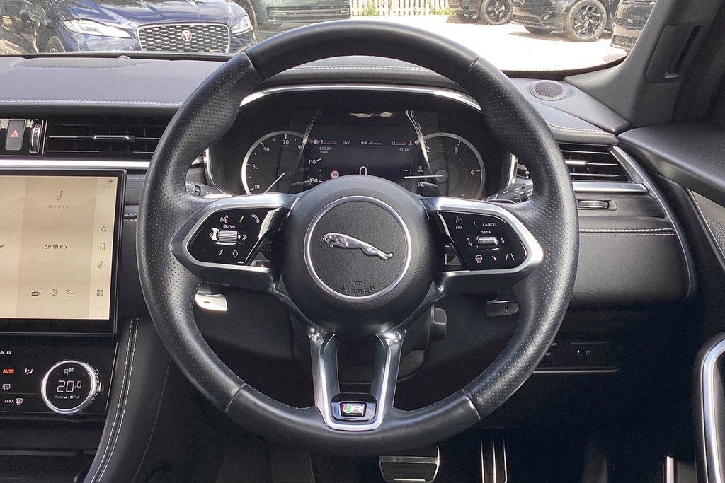 Jaguar F-Pace 2.0 D200 Mhev R-dynamic Se Black Suv Au Red #15
