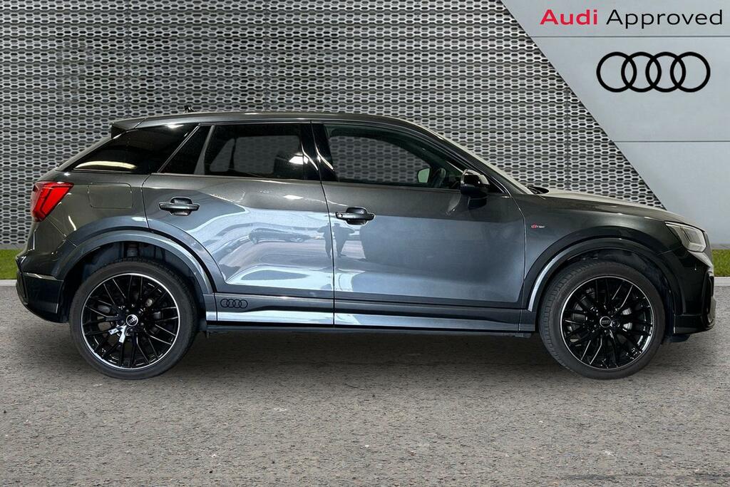 Audi Q2 Black Edition 35 Tfsi 150 Ps S Tronic Grey #4