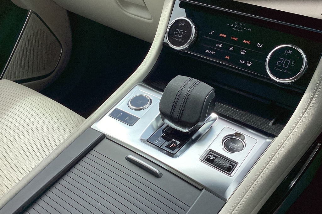 Jaguar F-Pace Estate 5.0 V8 550 Svr Blue #13
