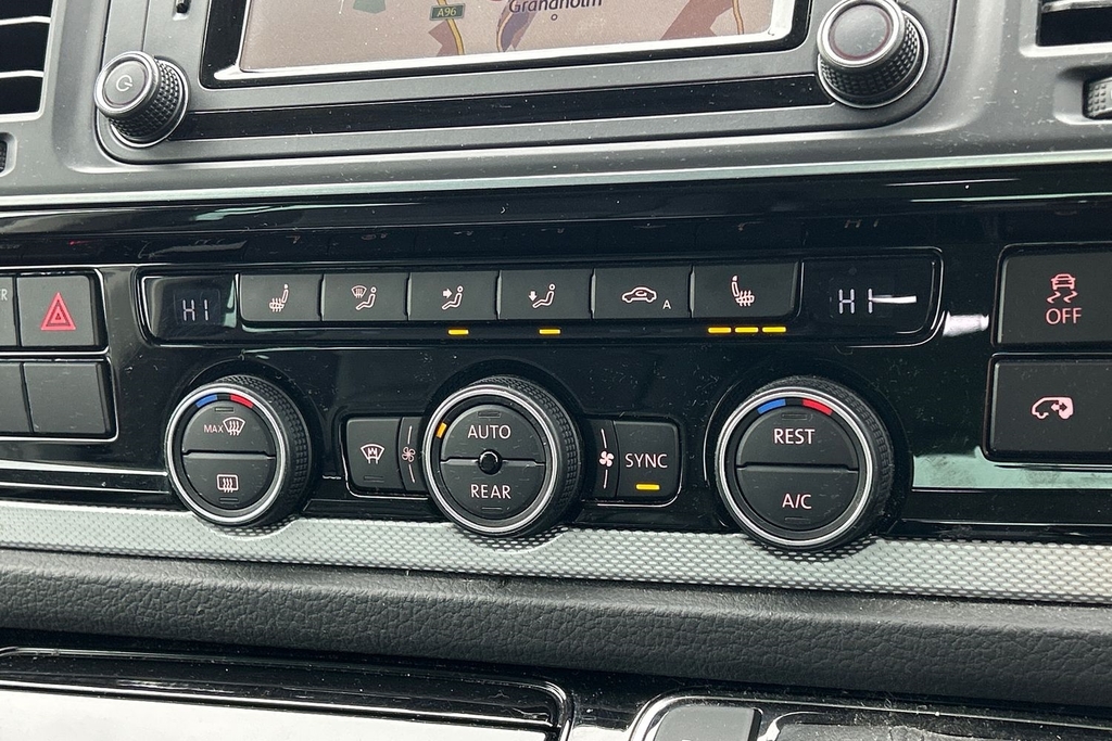 Volkswagen Caravelle Mpv Grey #17